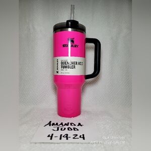 BNWT Stanley 40 oz Electric Pink
